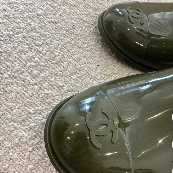HOST PICK⭐️Authentic Chanel Camellia Flower Rain Boots ❤️ khaki Green 💚 - Picture 10 of 16